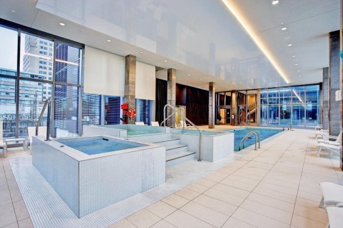 Pool - 802-1450 Boul. René-Lévesque O., Montréal (Ville-Marie), QC - Indoor Photo Showing Other Room