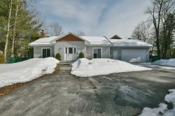 1881 Av. Garden  Mascouche, QC J7L 2G4