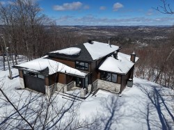 4280 Rue du Surplomb  Sainte-Adèle, QC J8B 3M3