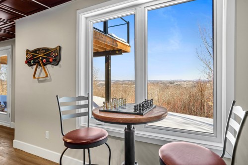 Salle familiale - 4280 Rue Du Surplomb, Sainte-Adèle, QC - Indoor