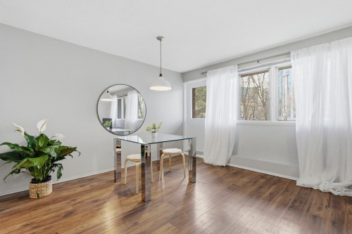 Salle à manger - 103-20 Av. Du Rhône, Saint-Lambert, QC - Indoor