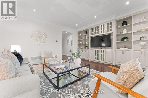 17 Harrison Avenue, Mississauga, ON - Indoor Photo Showing Living Room