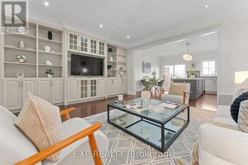 17 Harrison Avenue, Mississauga, ON - Indoor Photo Showing Living Room