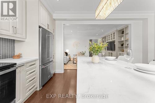 17 Harrison Avenue, Mississauga, ON - Indoor Photo Showing Kitchen With Upgraded Kitchen