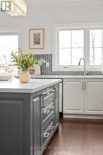 17 Harrison Avenue, Mississauga, ON - Indoor Photo Showing Kitchen