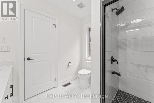 17 Harrison Avenue, Mississauga, ON - Indoor Photo Showing Bathroom