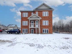 362 Rue des Colibris Saint-Jean-Sur-Richelieu, QC J2W 0B1