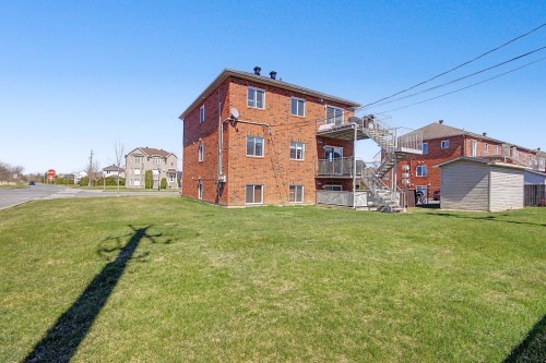 Back of Structure - 362 Rue Des Colibris, Saint-Jean-Sur-Richelieu, QC - Outdoor