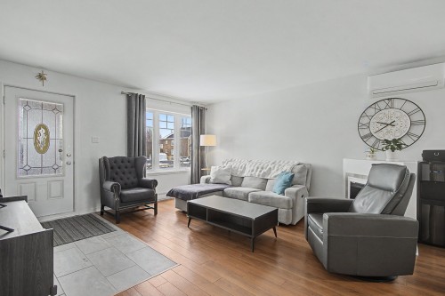 Living Room - 362 Rue Des Colibris, Saint-Jean-Sur-Richelieu, QC - Indoor Photo Showing Living Room