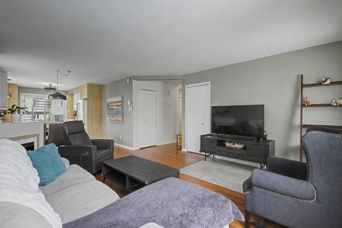 Living Room - 362 Rue Des Colibris, Saint-Jean-Sur-Richelieu, QC - Indoor Photo Showing Living Room