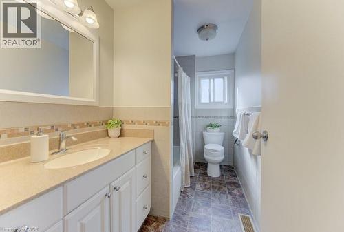 190 Natchez Road, Kitchener, ON - Indoor Photo Showing Bathroom