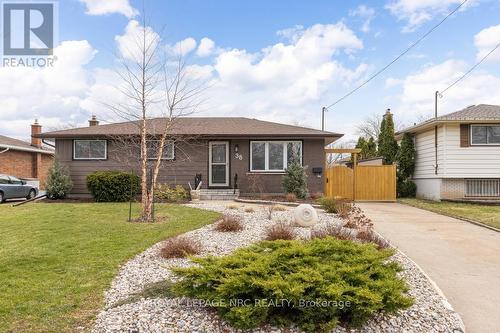 38 LANARK CRESCENT  St. Catharines, ON L2M 6C9
