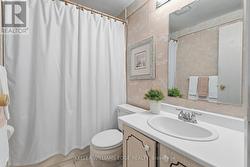 Main Bathroo - 