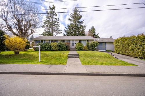 533 Salish St, Comox, BC 