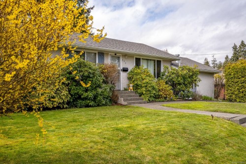 533 Salish St, Comox, BC 
