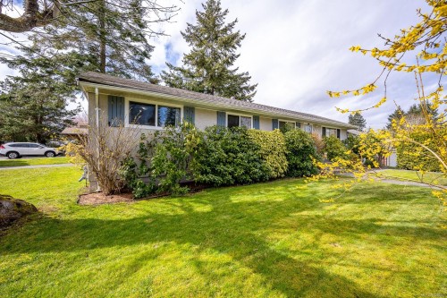 533 Salish St, Comox, BC 