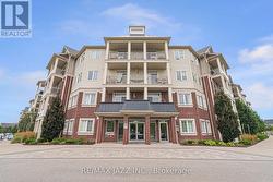 123 - 80 ASPEN SPRINGS DRIVE Clarington (Bowmanville), ON L1C 0V4