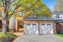 56 IPSWICH TERRACE  Ottawa, ON K2K 2R3