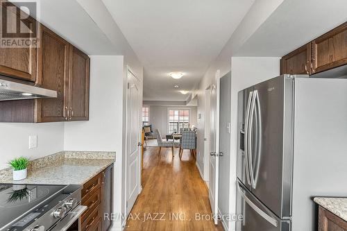 331 - 2338 Chevron Prince Path, Oshawa (Windfields), ON - Indoor Photo Showing Kitchen