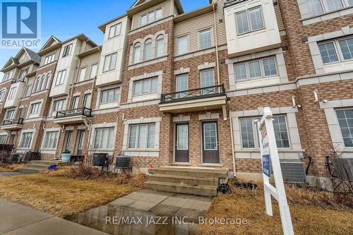 331 - 2338 Chevron Prince Path, Oshawa (Windfields), ON - Outdoor With Facade