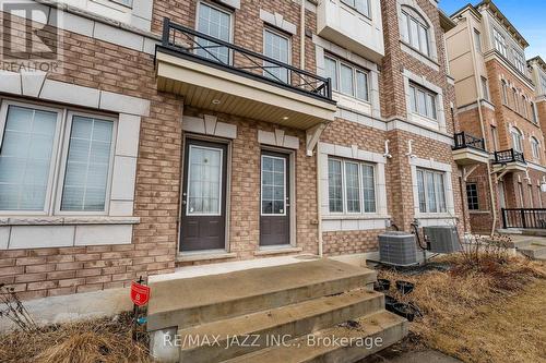 331 - 2338 Chevron Prince Path, Oshawa (Windfields), ON - Outdoor With Facade