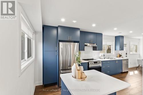 571 BERWICK CRESCENT  Oshawa (Mclaughlin), ON L1J 3E6