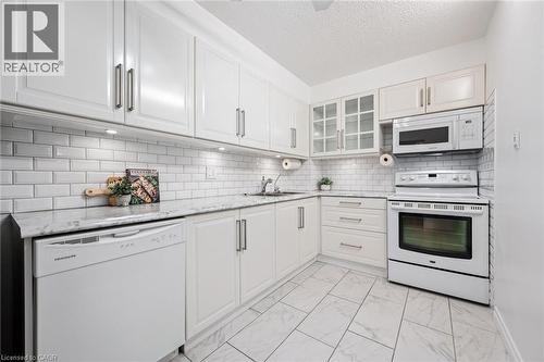 93 Westwood Road Unit# 607, Guelph, ON - Indoor Photo Showing Kitchen