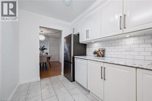 93 Westwood Road Unit# 607, Guelph, ON - Indoor Photo Showing Kitchen