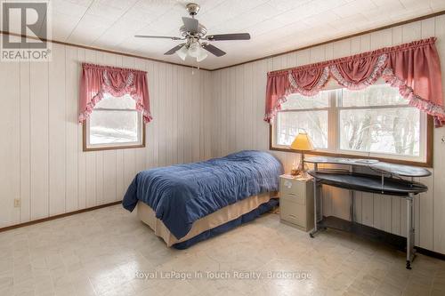 874 Cedar Point Road, Tiny, ON - Indoor Photo Showing Bedroom