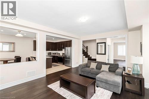 70 Fleming Crescent, Caledonia, ON - Indoor Photo Showing Living Room