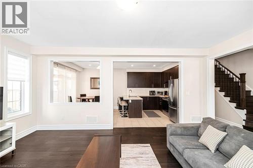 70 Fleming Crescent, Caledonia, ON - Indoor Photo Showing Living Room