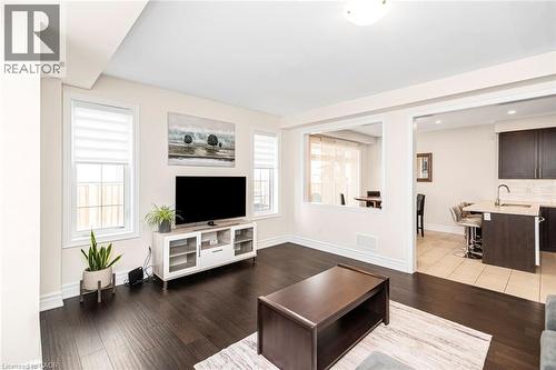 70 Fleming Crescent, Caledonia, ON - Indoor Photo Showing Living Room