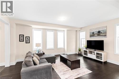 70 Fleming Crescent, Caledonia, ON - Indoor Photo Showing Living Room