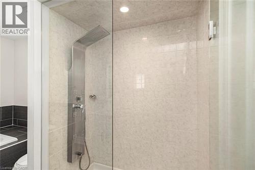 70 Fleming Crescent, Caledonia, ON - Indoor Photo Showing Bathroom