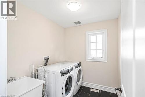 70 Fleming Crescent, Caledonia, ON - Indoor Photo Showing Laundry Room