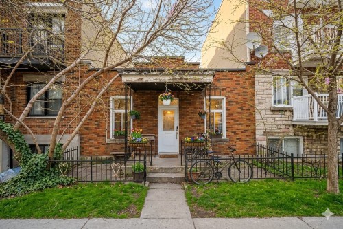 7761 Av. Wiseman  Montréal (Villeray/Saint-Michel/Parc-Extension), QC H3N 2N8