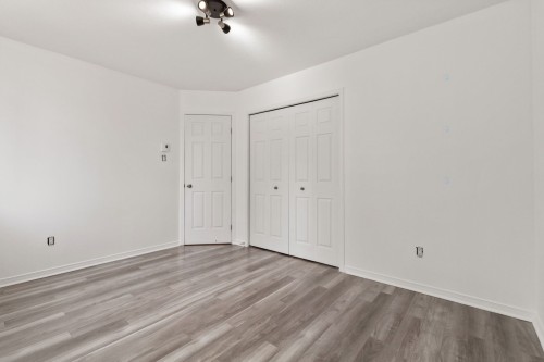 Bedroom - B-325 Rue Champlain, Gatineau (Hull), QC - Indoor Photo Showing Other Room