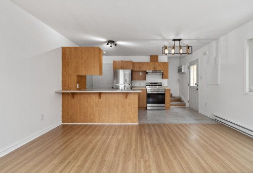 Living Room - B-325 Rue Champlain, Gatineau (Hull), QC - Indoor Photo Showing Kitchen