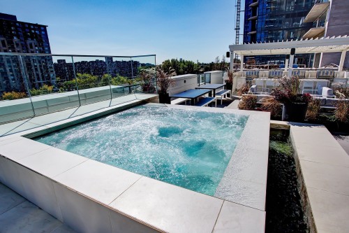 Spa - 2812-1188 Rue St-Antoine O., Montréal (Ville-Marie), QC - Outdoor With In Ground Pool