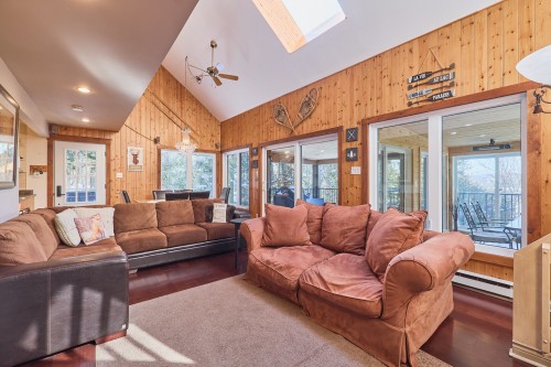 Salon - 290 Rue De La Montagne, Entrelacs, QC - Indoor Photo Showing Living Room