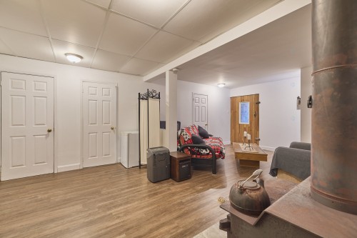 Salle familiale - 290 Rue De La Montagne, Entrelacs, QC - Indoor