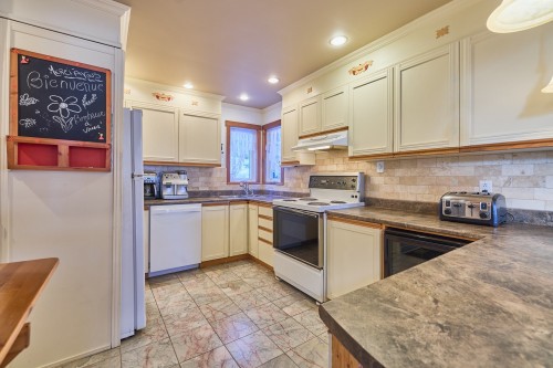 Cuisine - 290 Rue De La Montagne, Entrelacs, QC - Indoor Photo Showing Kitchen