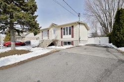 1045  - 1047 Rue Union  Sainte-Catherine, QC J5C 1B3