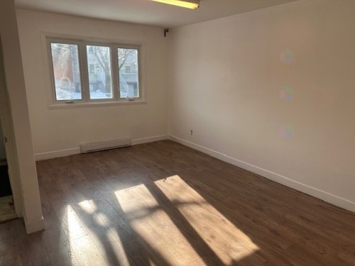 Living Room - 830 Rue Radisson, Montréal (Lasalle), QC - Indoor Photo Showing Other Room