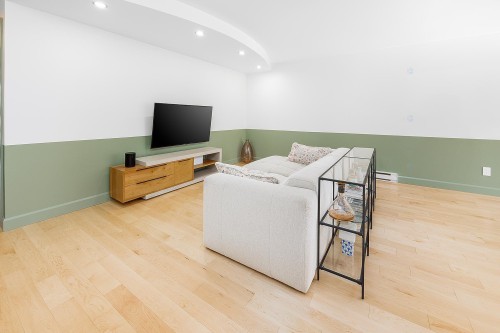 Salon - 101-4229 Rue Hochelaga, Montréal (Mercier/Hochelaga-Maisonneuve), QC - Indoor