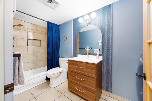 Salle de bains - 101-4229 Rue Hochelaga, Montréal (Mercier/Hochelaga-Maisonneuve), QC - Indoor Photo Showing Bathroom