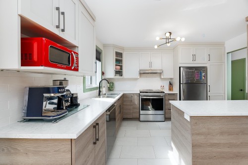 Cuisine - 101-4229 Rue Hochelaga, Montréal (Mercier/Hochelaga-Maisonneuve), QC - Indoor Photo Showing Kitchen With Double Sink With Upgraded Kitchen