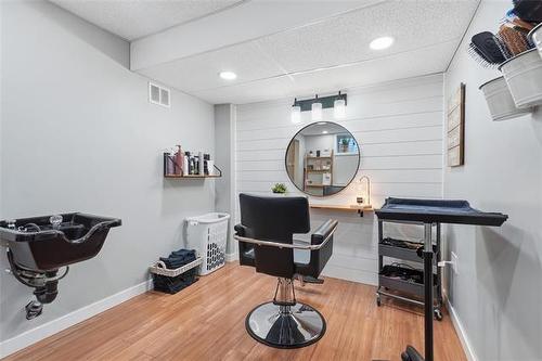 7 Conlin St, Winnipeg, MB 