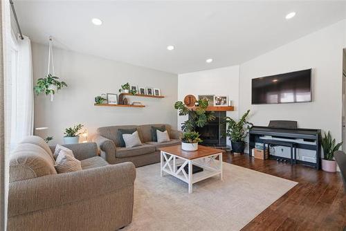 7 Conlin St, Winnipeg, MB 