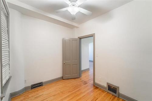 130 Fort St, Winnipeg, MB 